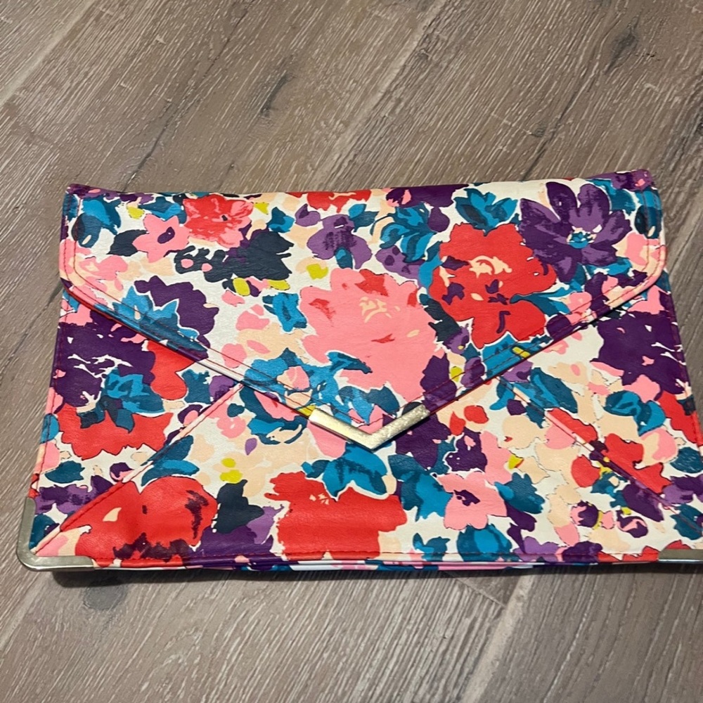 Floral clutch